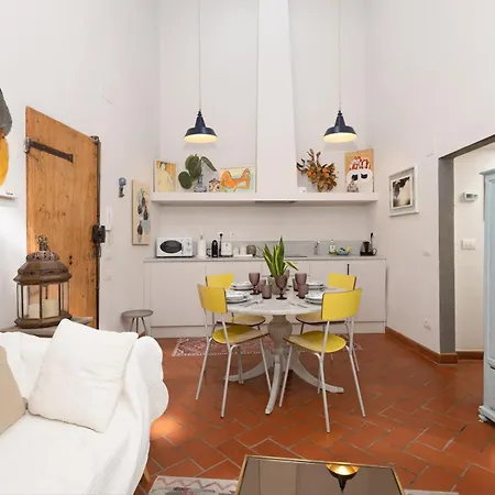 Апартаменты Oltrarno Art House *